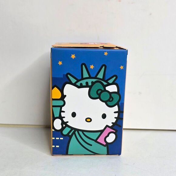 NYCC 2025 Exclusive KidRobot Helo Kitty Mini 3" Vinyl Figure LE500 - IN HAND - Picture 5 of 7